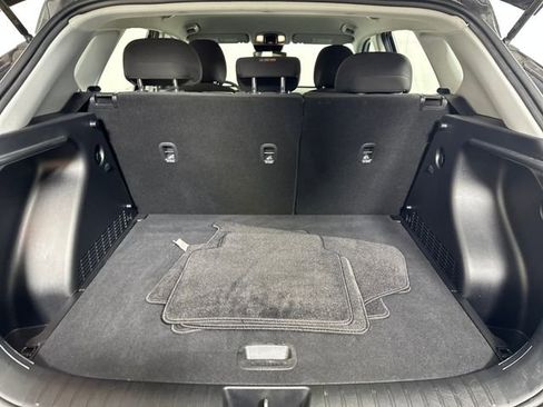 Used 2025 Hyundai Kona SE image 26