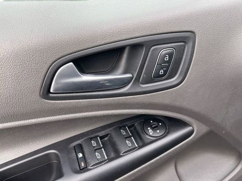 Used 2022 Ford Transit Connect XLT image 19