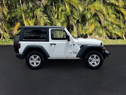 Used 2019 Jeep Wrangler Sport AWD/4WD image 3