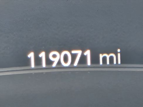 Used 2018 Chrysler Pacifica Limited FWD image 24