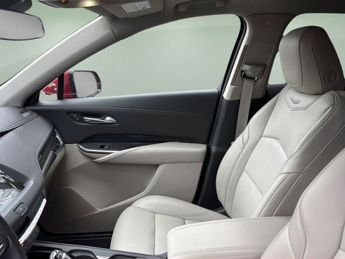 Certified 2022 Cadillac XT4 Premium Luxury w/ Cold Weather Package image 16