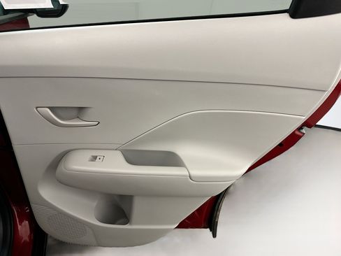 Used 2025 Hyundai Kona SEL image 31