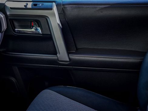 Used 2014 Toyota 4Runner SR5 image 12