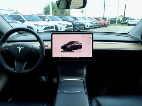 Used 2022 Tesla Model Y Performance AWD/4WD image 8