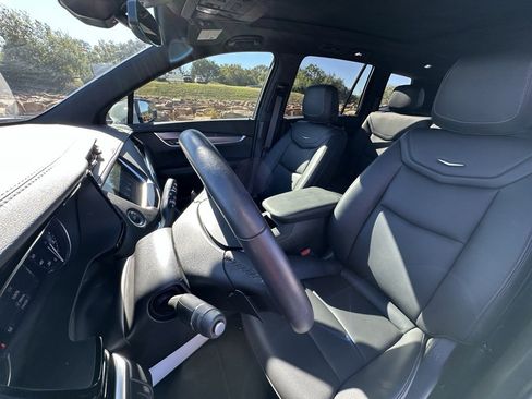 Certified 2025 Cadillac XT6 Luxury image 13