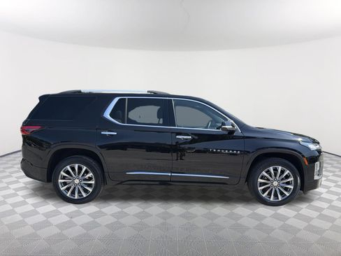 Used 2023 Chevrolet Traverse Premier FWD image 7