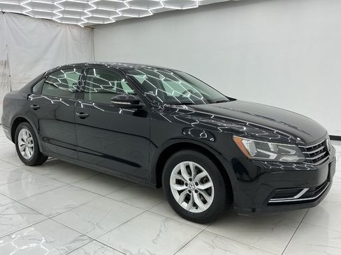 Used 2018 Volkswagen Passat 2.0T S w/ Driver Assistance Package FWD image 7