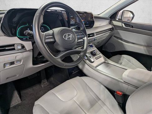 Used 2025 Hyundai Palisade SEL FWD image 9