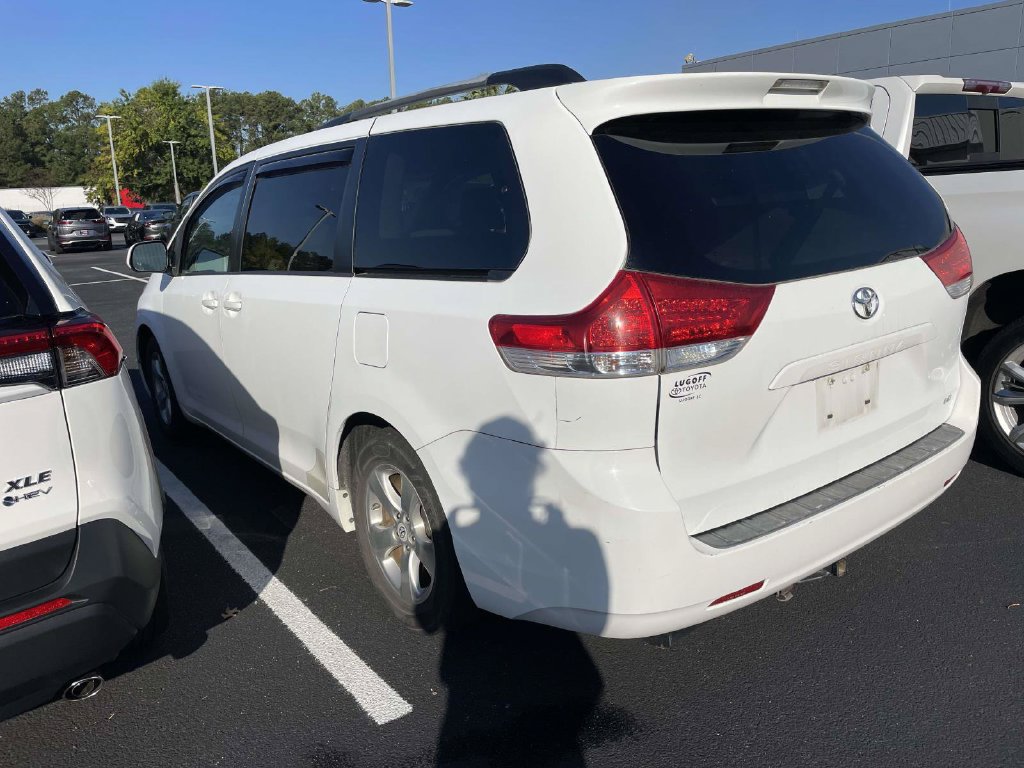 Used 2011 Toyota Sienna LE FWD image 5