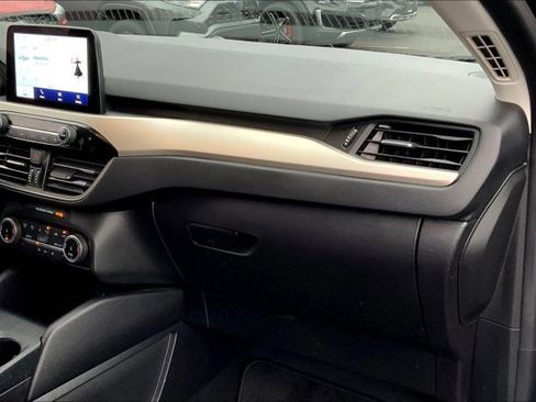 Used 2022 Ford Escape SE w/ Convenience Package image 16