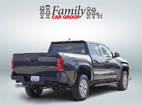 Used 2025 Toyota Tacoma SR image 4