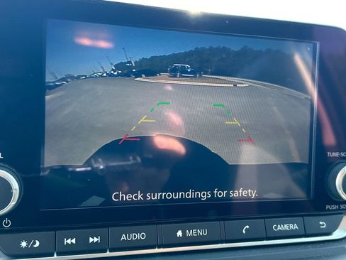 Used 2025 Nissan Rogue SV image 29