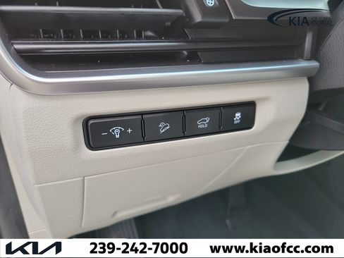 Certified 2025 Kia Telluride S FWD image 33