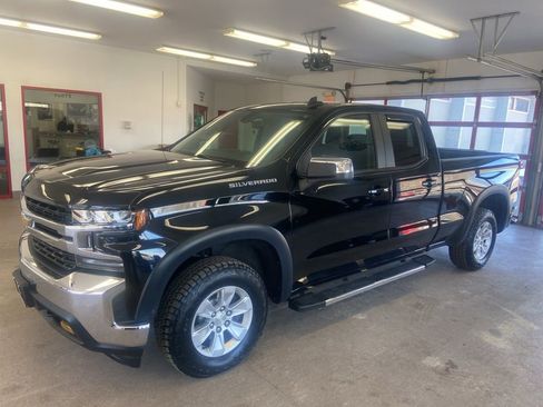 Used 2019 Chevrolet Silverado 1500 LT w/ All-Star Edition image 3