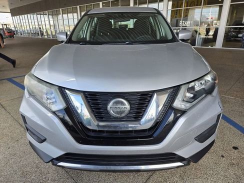 Used 2018 Nissan Rogue S image 11