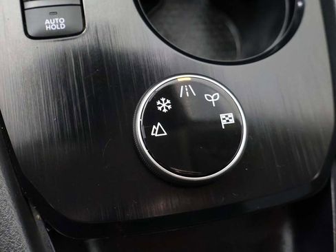 Used 2023 Nissan Rogue SV image 42