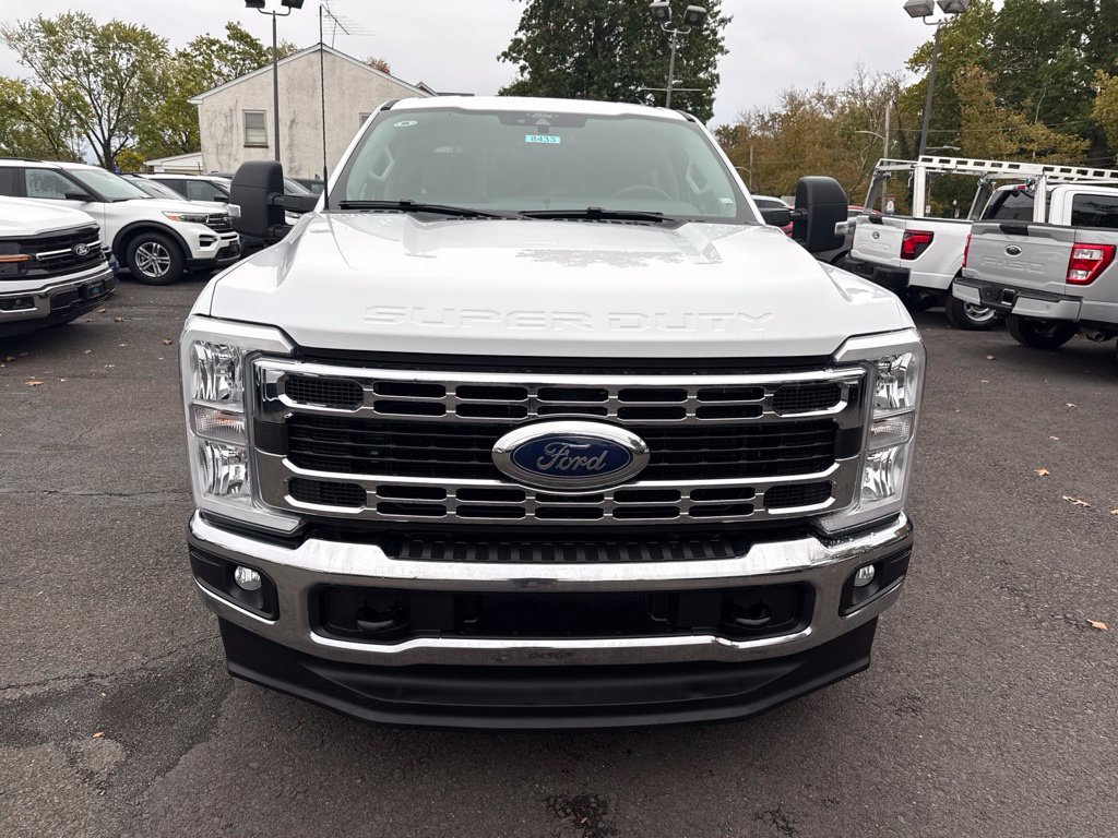 Used 2025 Ford F350 XLT AWD/4WD image 2