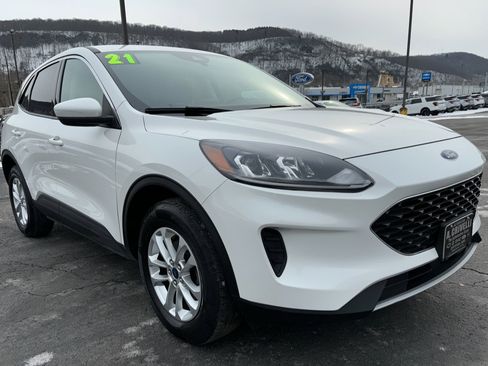 Used 2021 Ford Escape SE w/ Convenience Package image 1