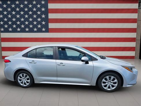 Used 2022 Toyota Corolla LE FWD image 16