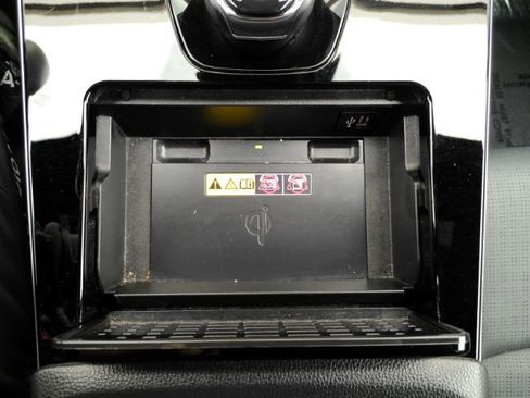 Used 2023 Toyota bZ4X Limited image 45