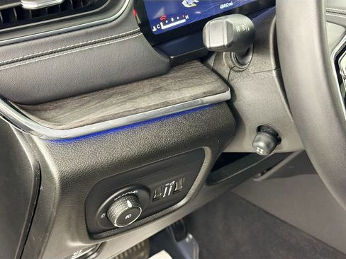 Used 2023 Jeep Grand Cherokee Overland image 10