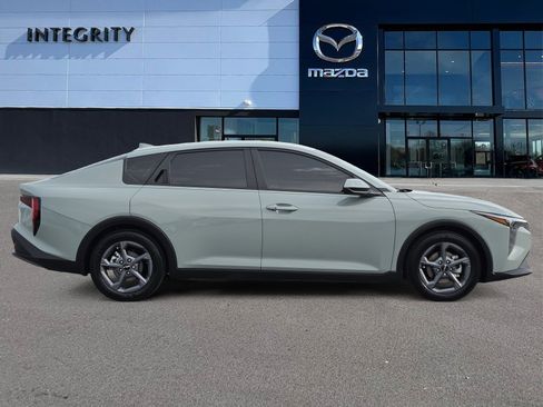 Used 2025 Kia K4 FWD image 3