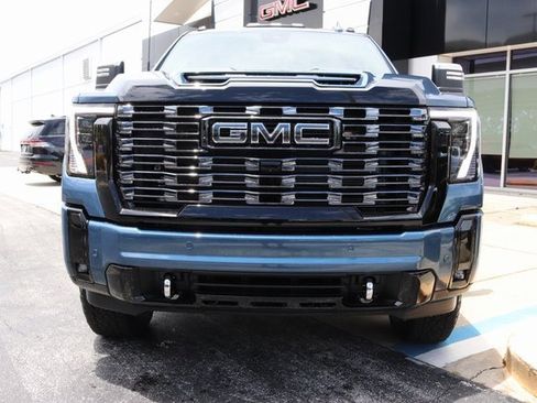 New 2025 GMC Sierra 2500 Denali Ultimate image 2
