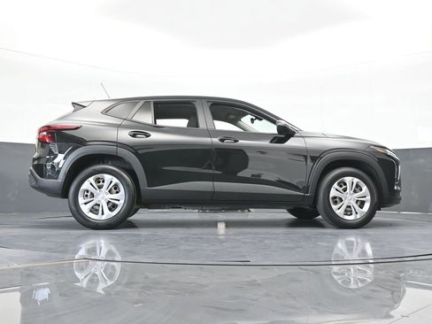 Used 2024 Chevrolet Trax LS image 60