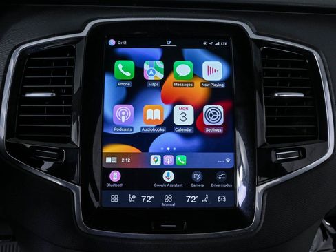 Certified 2024 Volvo XC90 T8 Plus w/ Protection Package Premier AWD/4WD image 16