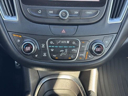 Used 2017 Chevrolet Malibu Premier w/ Premier Sun and Wheel Package image 23