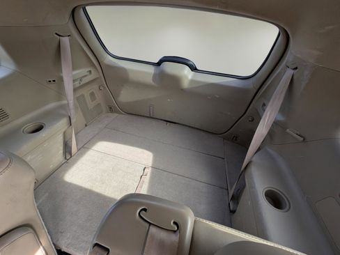 Used 2010 Toyota Highlander SE image 12