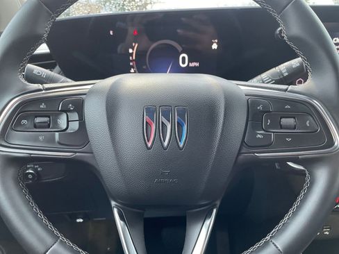 Used 2025 Buick Encore GX Preferred image 25
