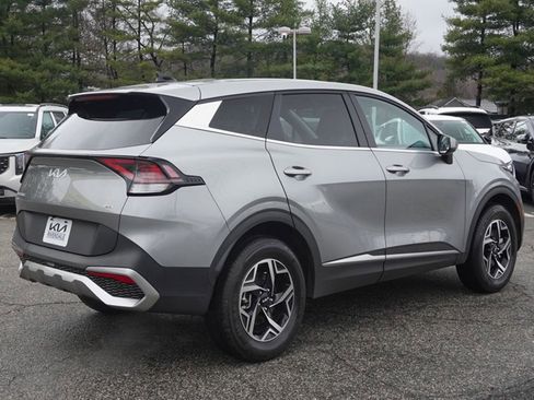 Used 2024 Kia Sportage LX image 8