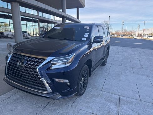 Used 2023 Lexus GX 460 Luxury w/ Sport Design Package image 2