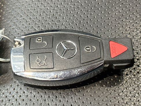 Used 2017 Mercedes-Benz SL 550 image 28