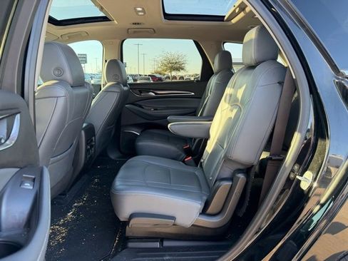 Used 2021 Buick Enclave Essence w/ Sound and Sites Package image 14