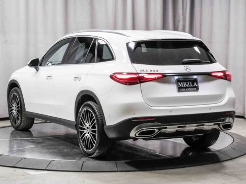 Certified 2025 Mercedes-Benz GLC 300 image 2