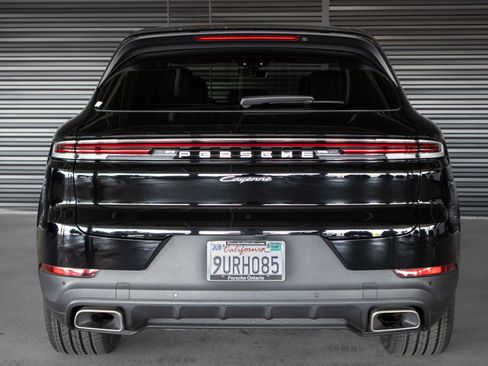 Certified 2024 Porsche Cayenne AWD/4WD image 9
