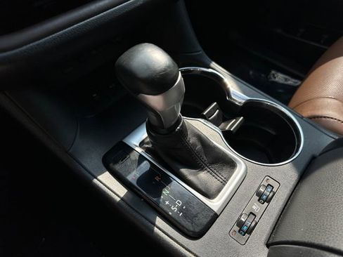 Used 2018 Toyota Highlander Limited Platinum image 25