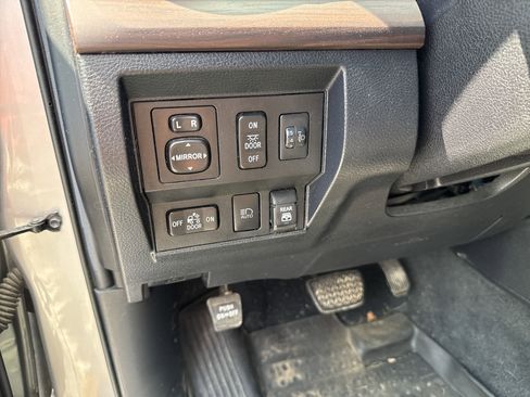 Used 2020 Toyota Tundra Limited image 17