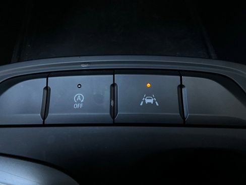 Used 2025 Buick Envista Preferred image 23