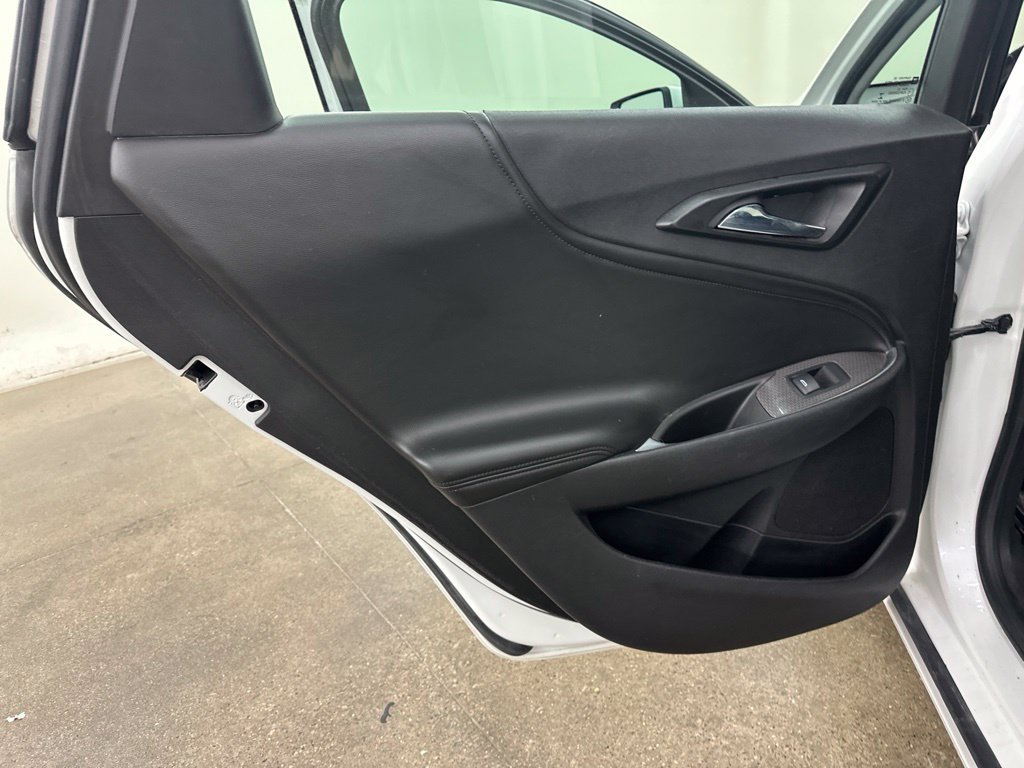 Used 2018 Chevrolet Malibu LT w/ Leather Package FWD image 30