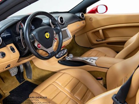 Used 2010 Ferrari California RWD image 4