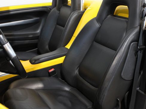 Used 2003 Chevrolet SSR w/ Preferred Equipment Group image 31