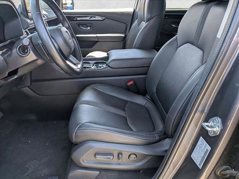 Used 2024 Honda Pilot Touring image 20