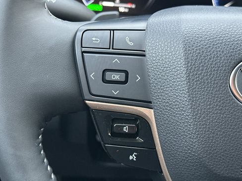 New 2025 Toyota Crown Signia image 26