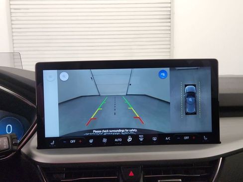 Used 2024 Ford Escape Platinum w/ Premium Technology Package image 29