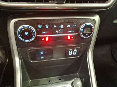 Used 2020 Ford EcoSport SE w/ SE Convenience Package image 25