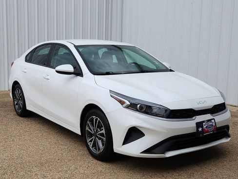 Used 2023 Kia Forte LXS FWD image 1