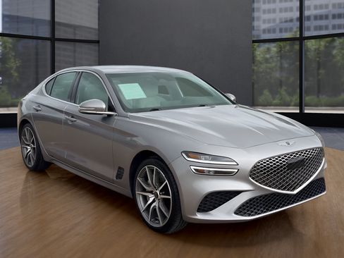 Used 2025 Genesis G70 2.5T AWD/4WD image 3